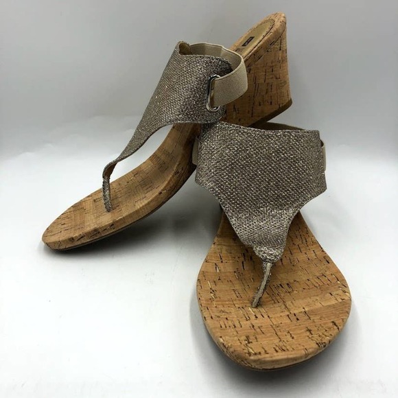 White Mountain Women's Gold Wedge Sandals - Picture 14 of 15